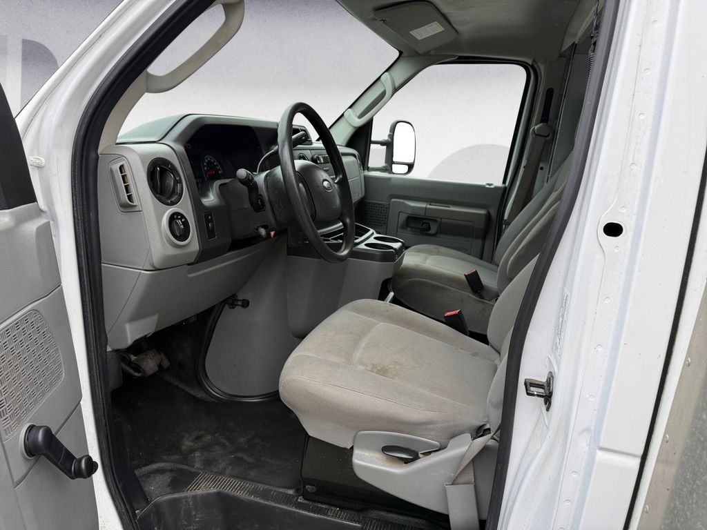 2019 Ford E-Series Cutaway BASE