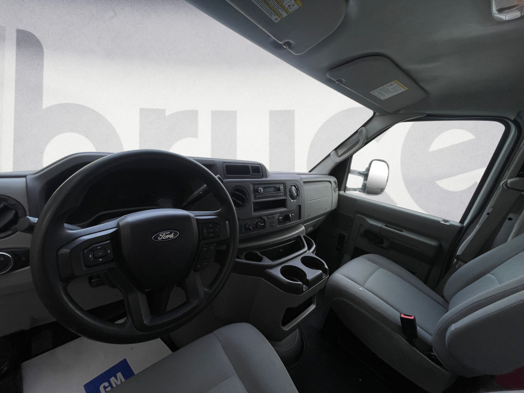 2021 Ford E-Series Cutaway BASE