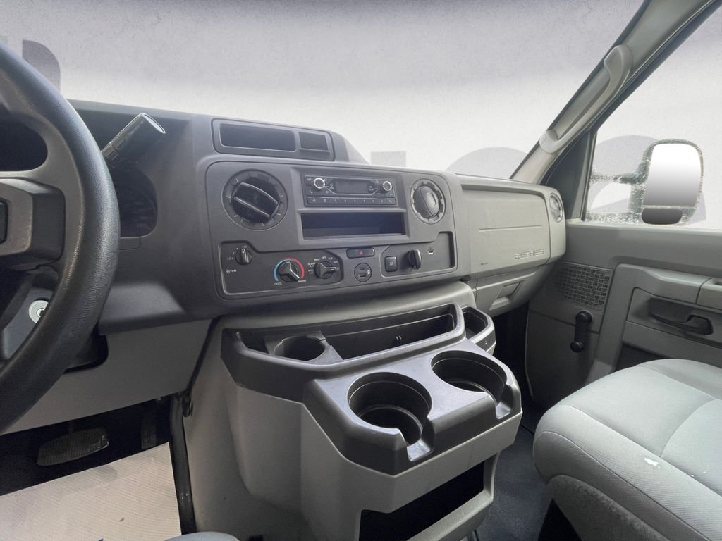 2021 Ford E-Series Cutaway BASE