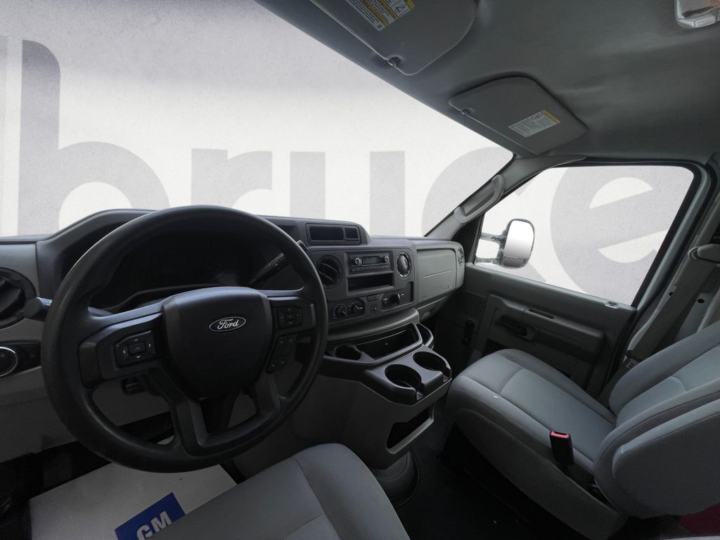 2021 Ford E-Series Cutaway BASE