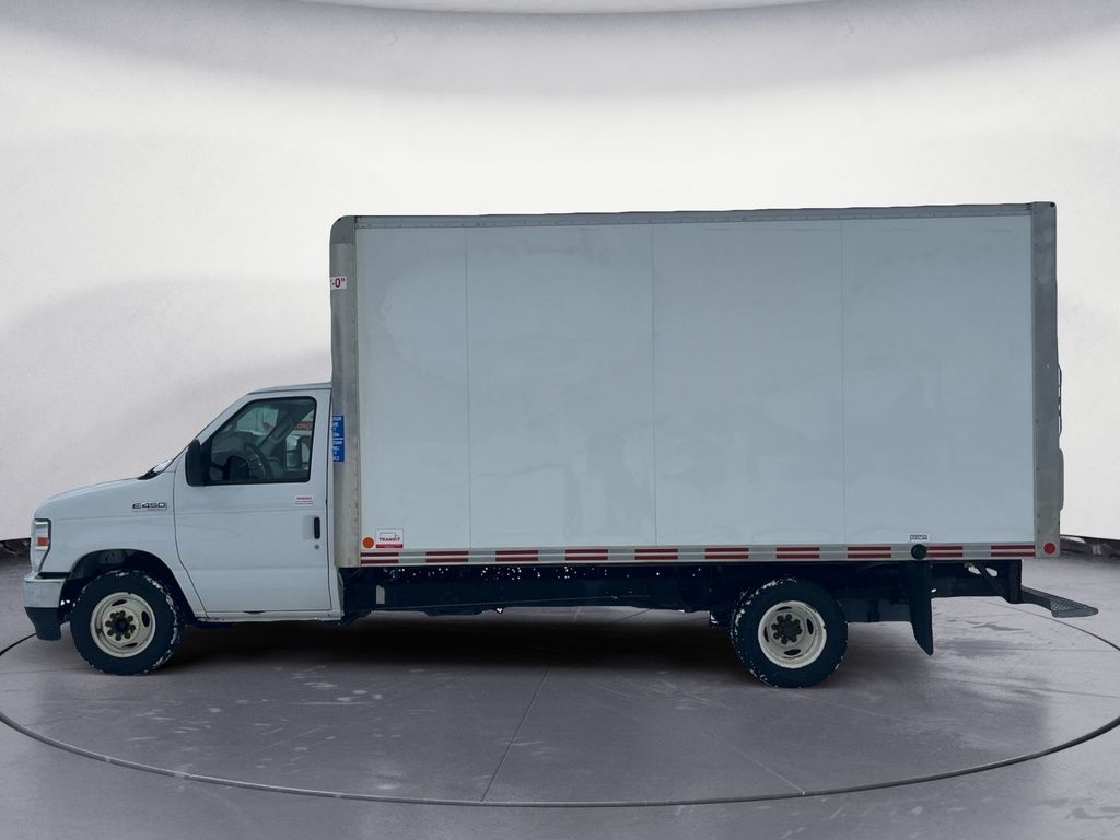 2022 Ford E-Series Cutaway BASE