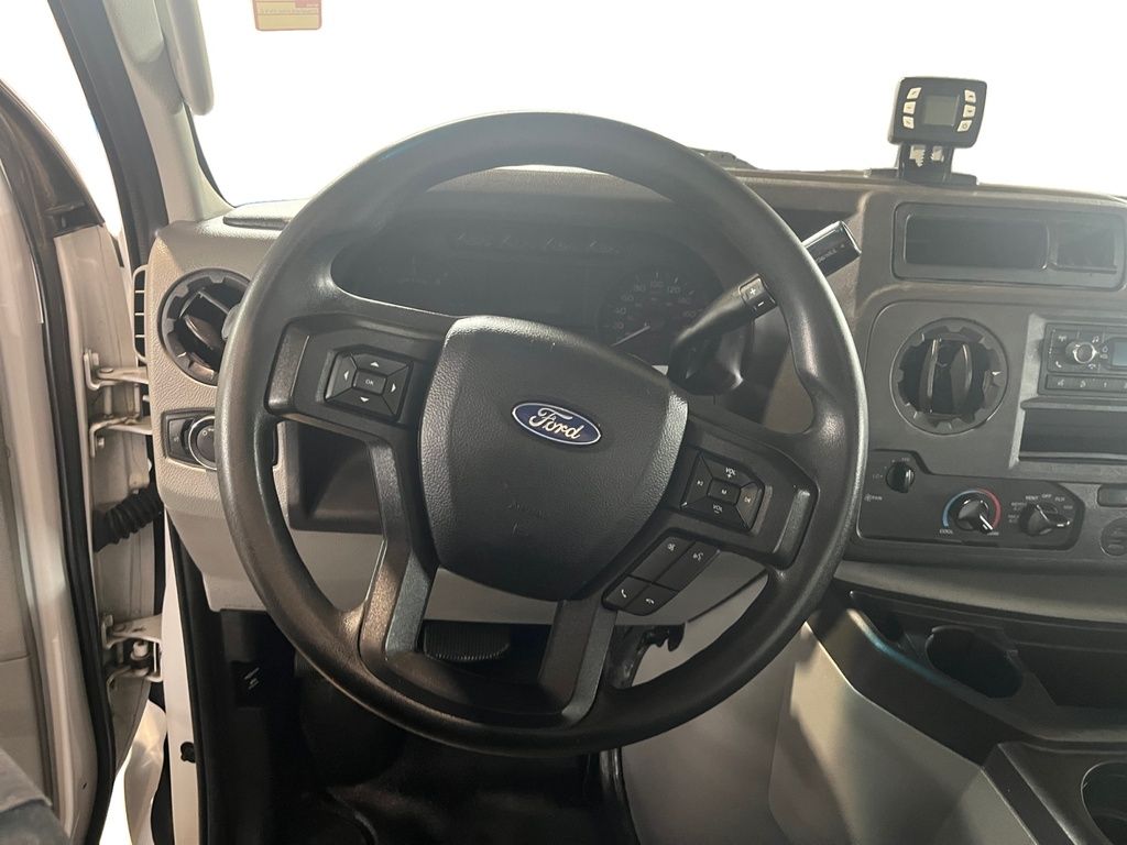 2022 Ford E-Series Cutaway BASE