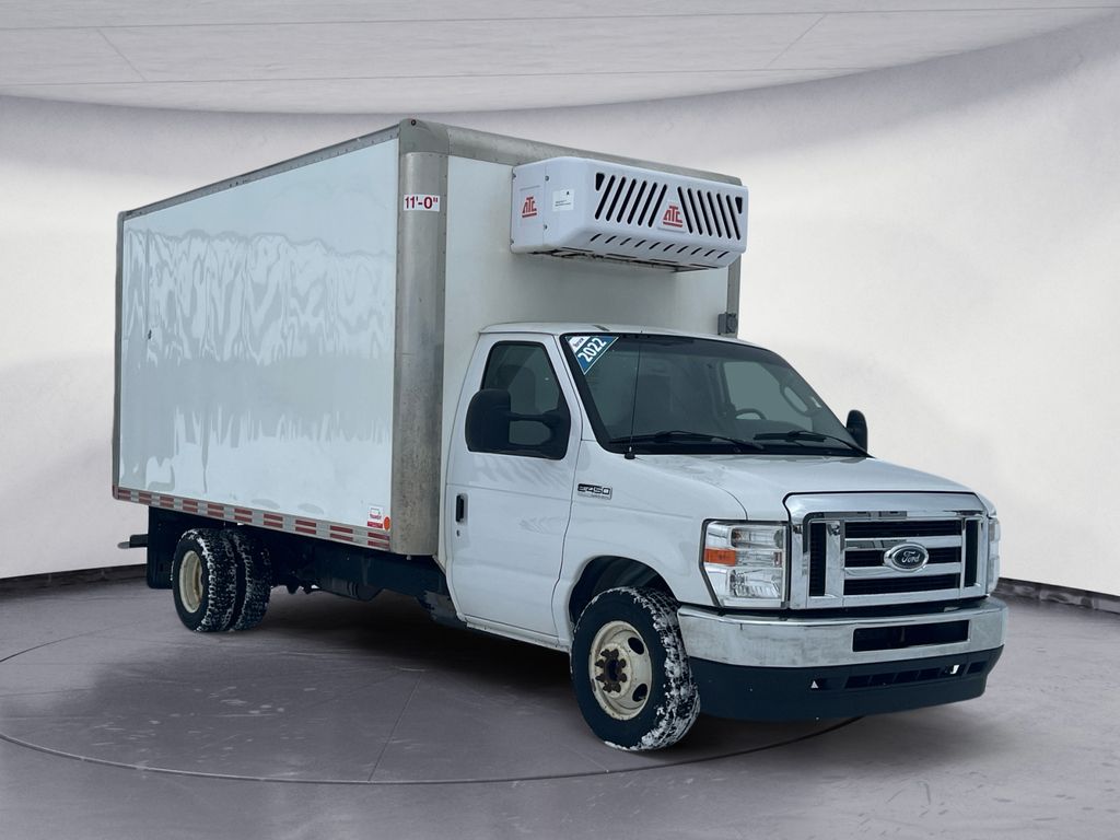 2022 Ford E-Series Cutaway BASE