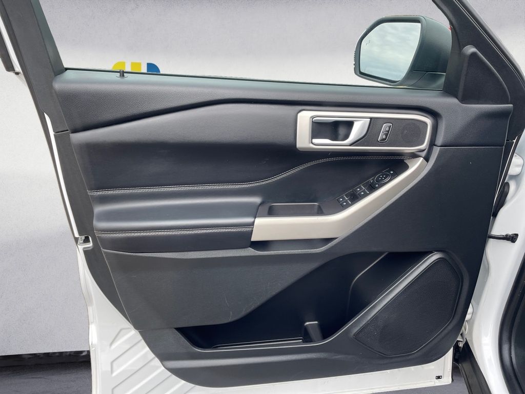 Ford Explorer XLT 2023