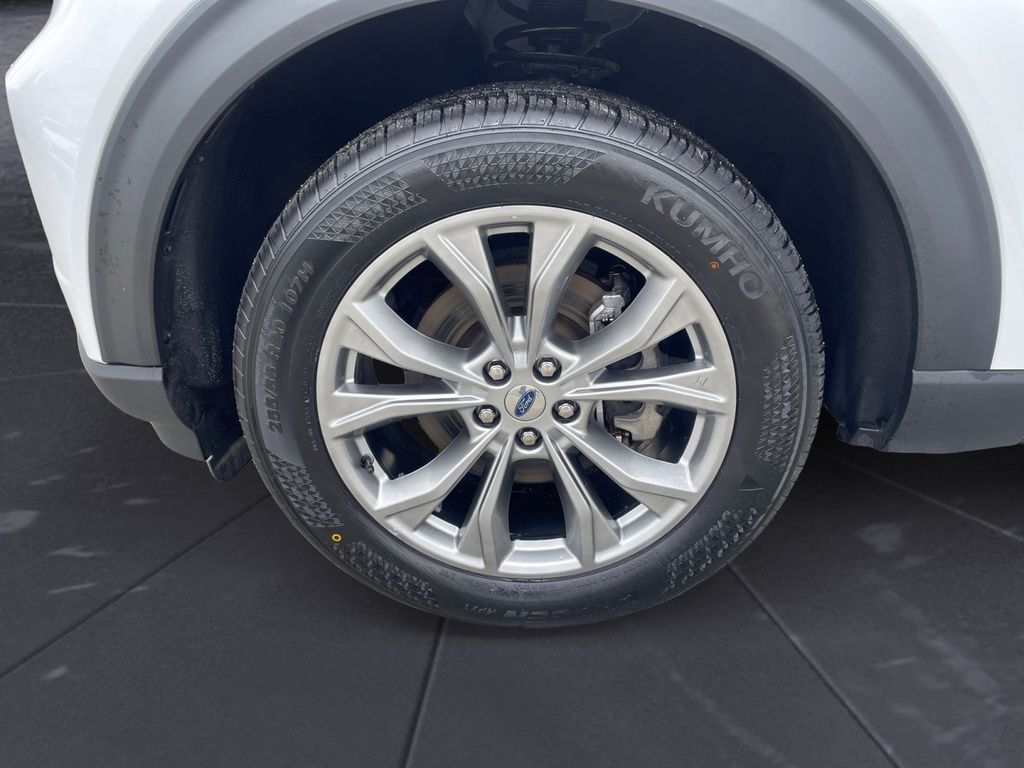 Ford Explorer XLT 2023