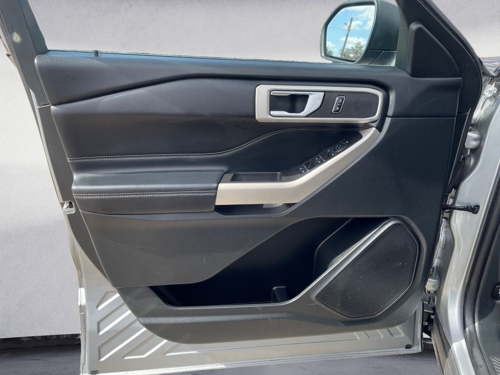 Ford Explorer XLT 2023