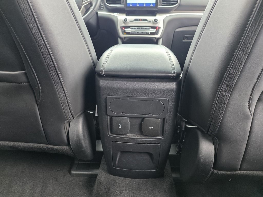 Ford Explorer XLT 2024