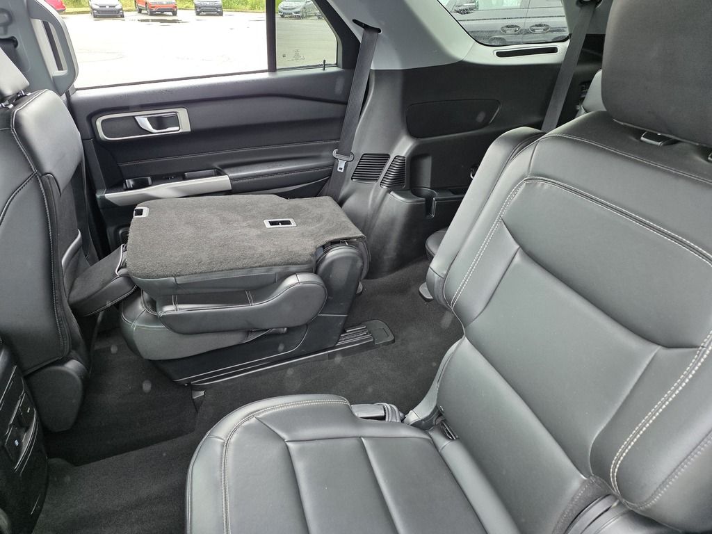 Ford Explorer XLT 2024