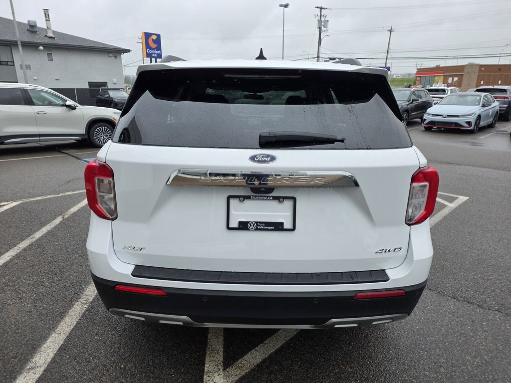 Ford Explorer XLT 2024