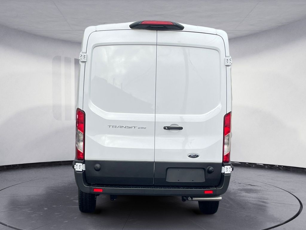 Ford Transit Cargo Van BASE 2024
