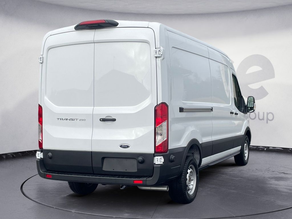 Ford Transit Cargo Van BASE 2024