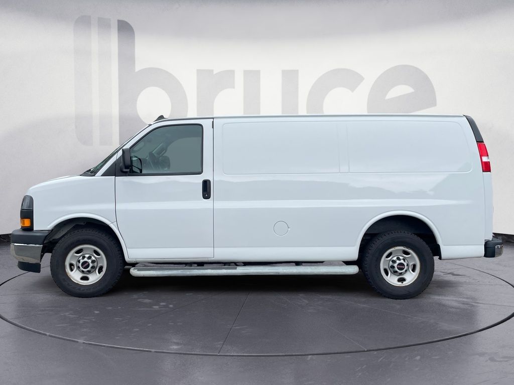 GMC Savana Cargo Van BASE 2020