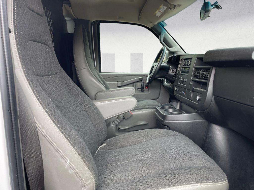 2020 GMC Savana Cargo Van BASE