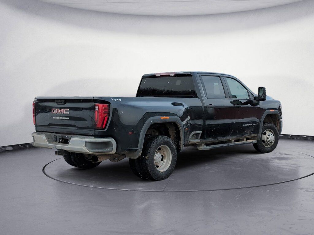 2024 GMC Sierra 3500 4WD CREW CAB PRO