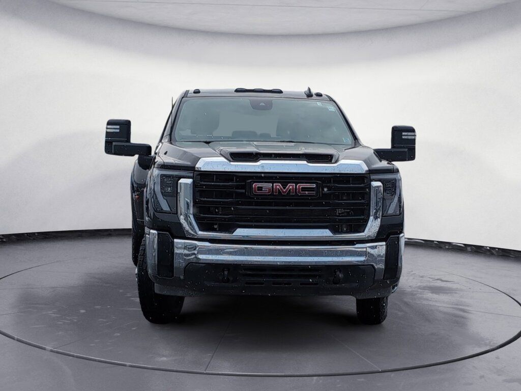 2024 GMC Sierra 3500 4WD CREW CAB PRO