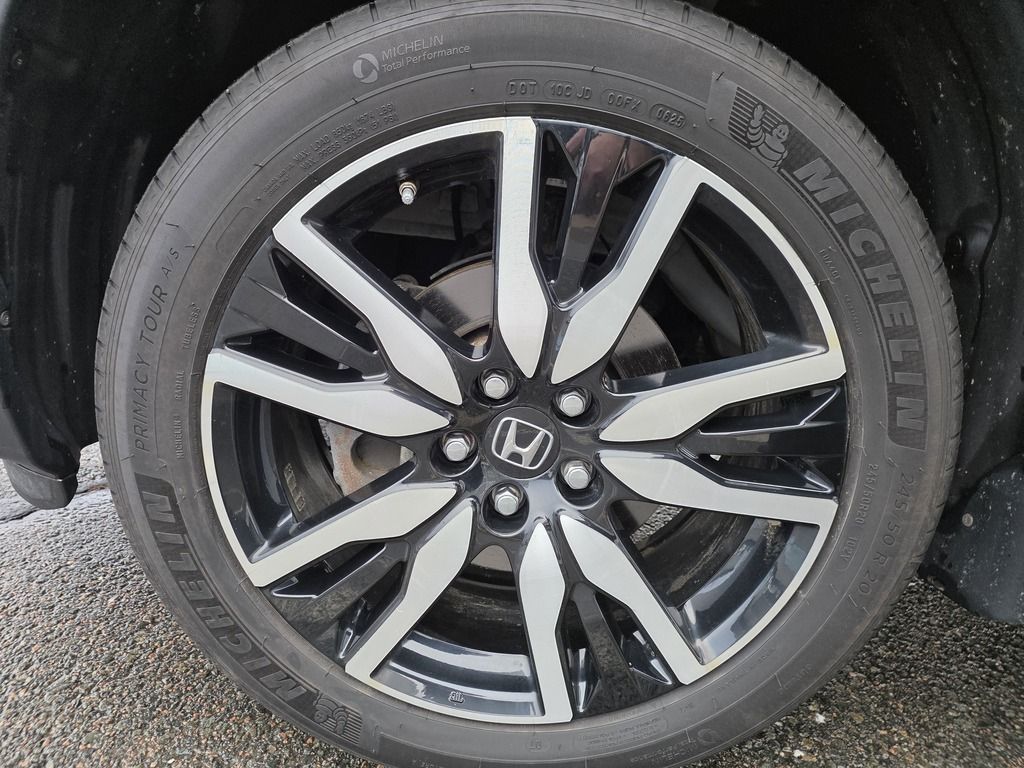 2022 Honda Pilot TOURING 7-PASSENGER