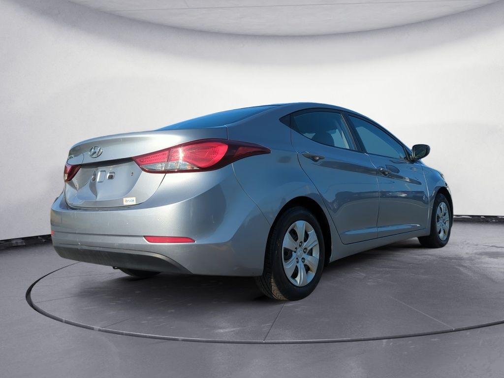 Hyundai Elantra L 2016