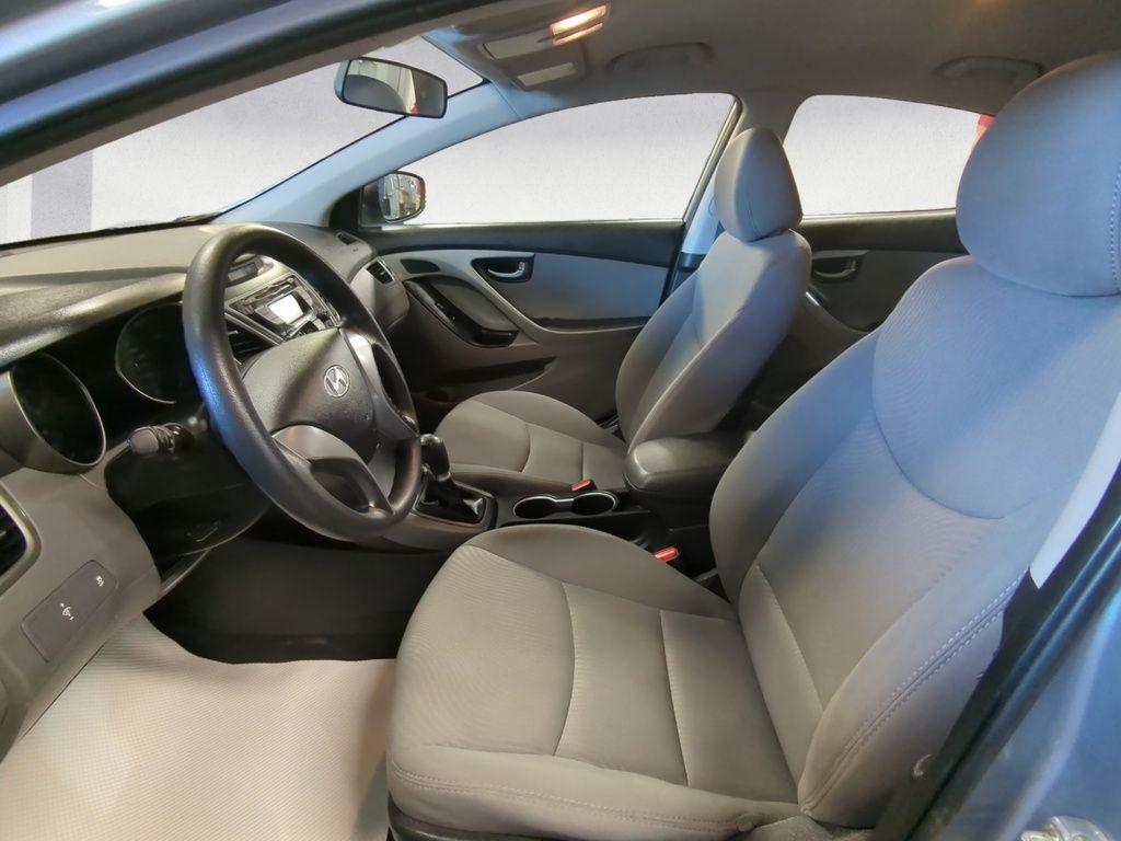 Hyundai Elantra L 2016