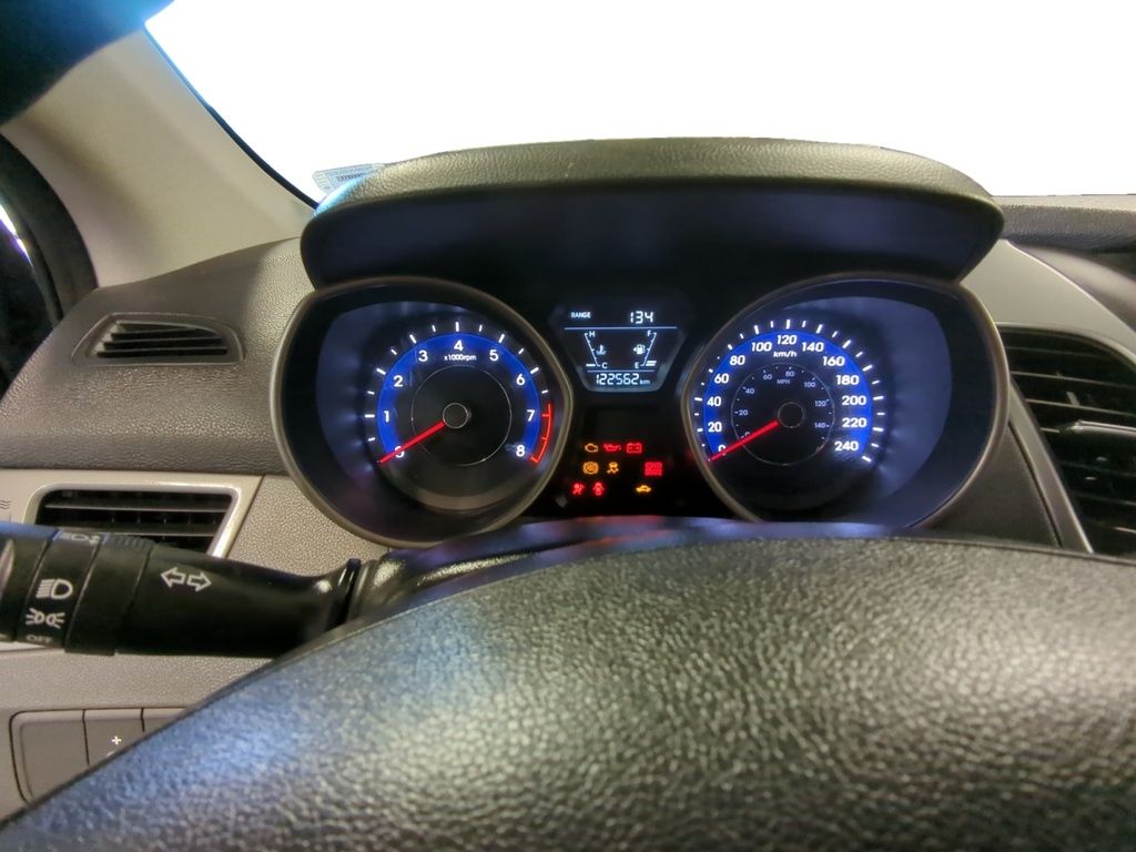 Hyundai Elantra L 2016