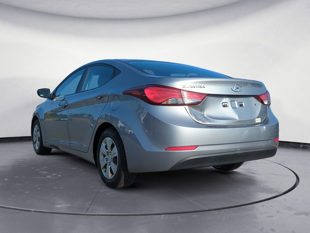 Hyundai Elantra L 2016
