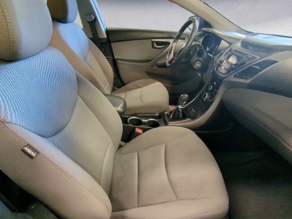 Hyundai Elantra L 2016