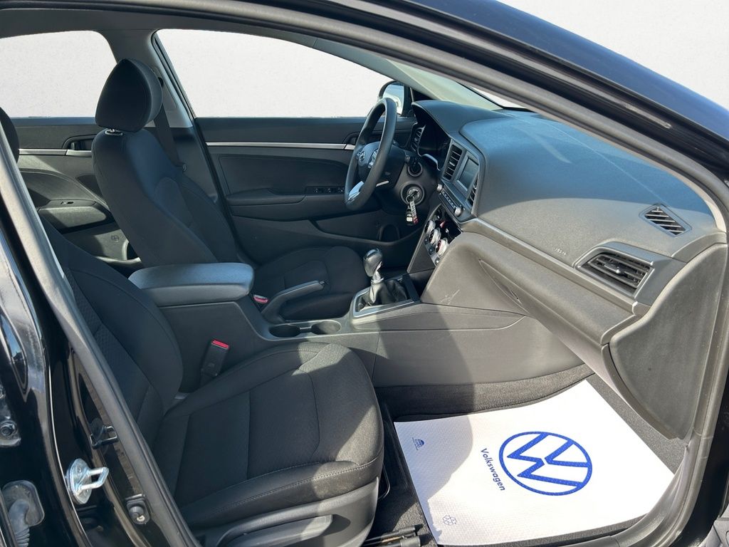 2019 Hyundai Elantra ESSENTIAL