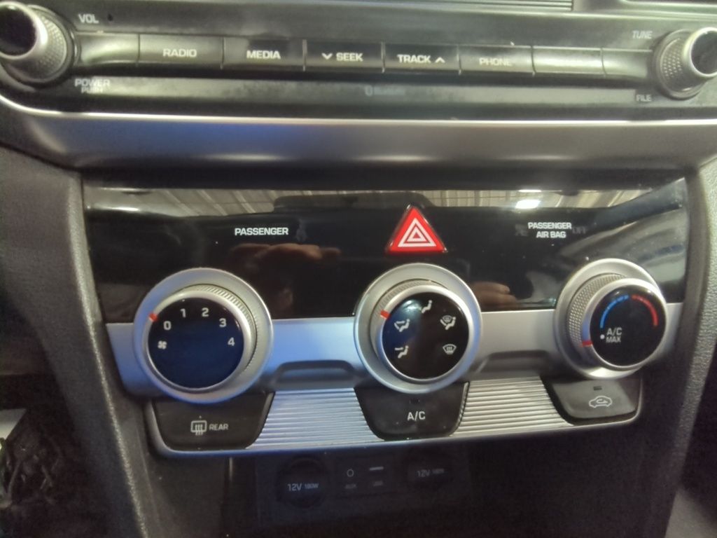 2019 Hyundai Elantra ESSENTIAL