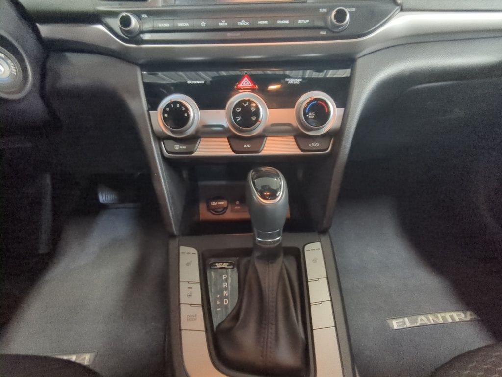 2020 Hyundai Elantra PREFERRED- SUNROOF!