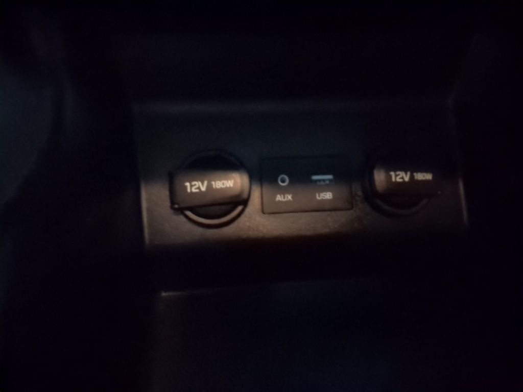 2020 Hyundai Elantra PREFERRED- SUNROOF!