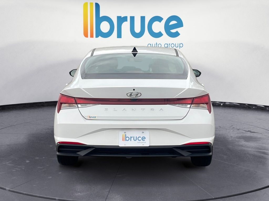 2022 Hyundai Elantra PREFERRED