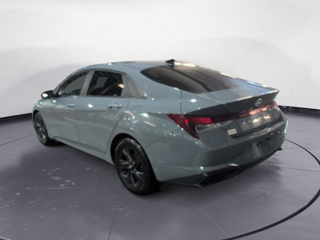 2022 Hyundai Elantra BASE