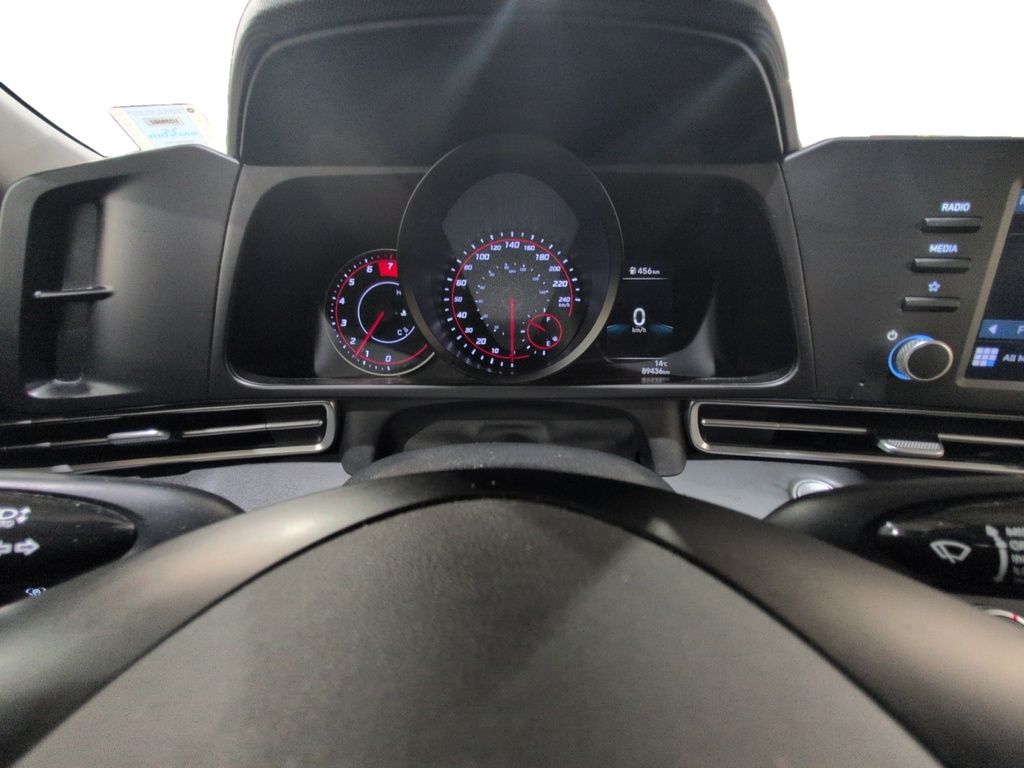 2022 Hyundai Elantra BASE