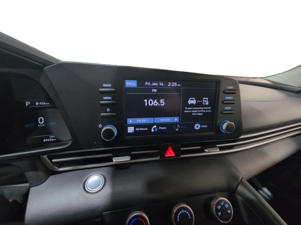 2022 Hyundai Elantra BASE