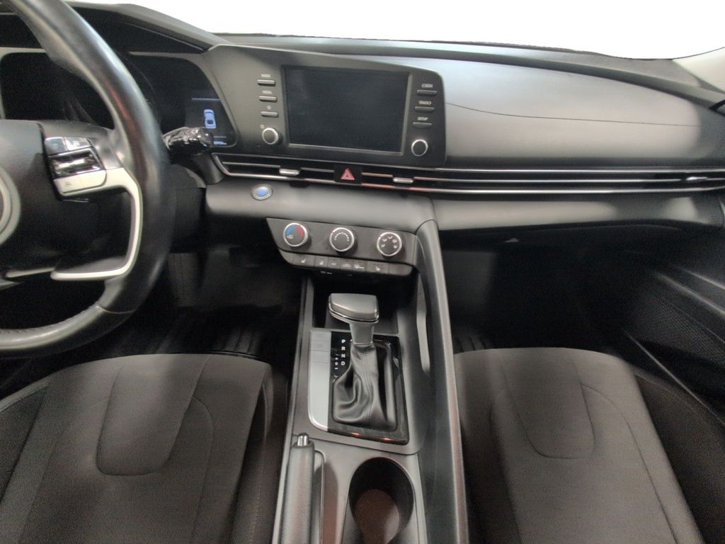 2022 Hyundai Elantra BASE