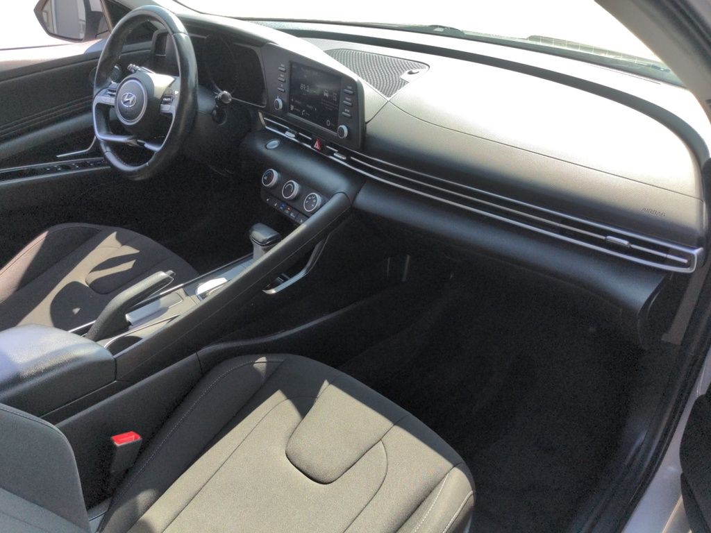 Hyundai Elantra Preferred - Fresh Trade 2023