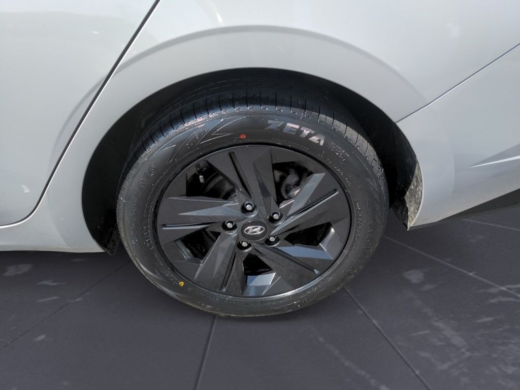 Hyundai Elantra Preferred - Fresh Trade 2023