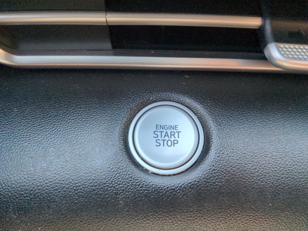 Hyundai Elantra Preferred - Fresh Trade 2023
