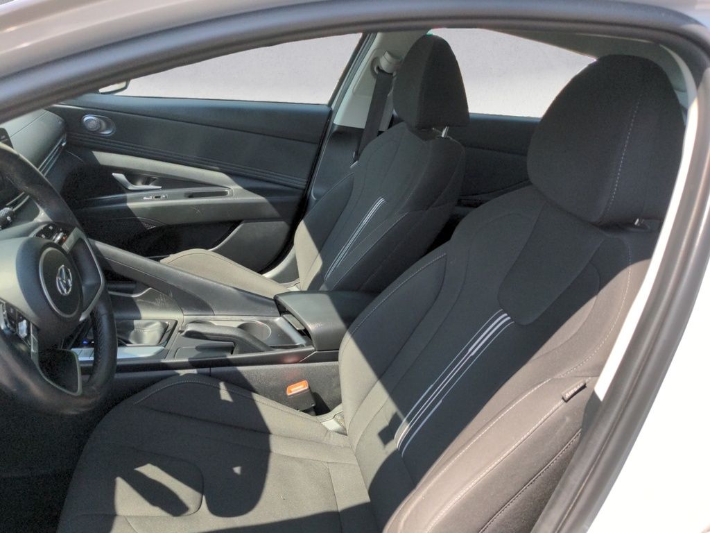 Hyundai Elantra Preferred - Fresh Trade 2023