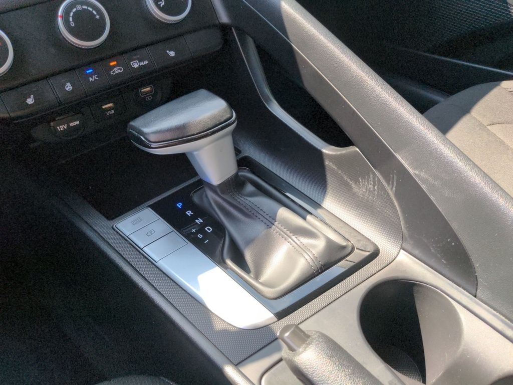 Hyundai Elantra Preferred - Fresh Trade 2023