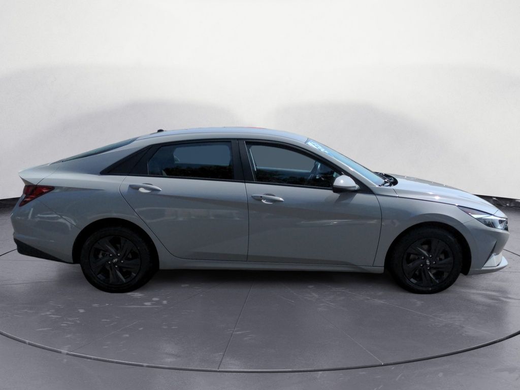 Hyundai Elantra Preferred - Fresh Trade 2023
