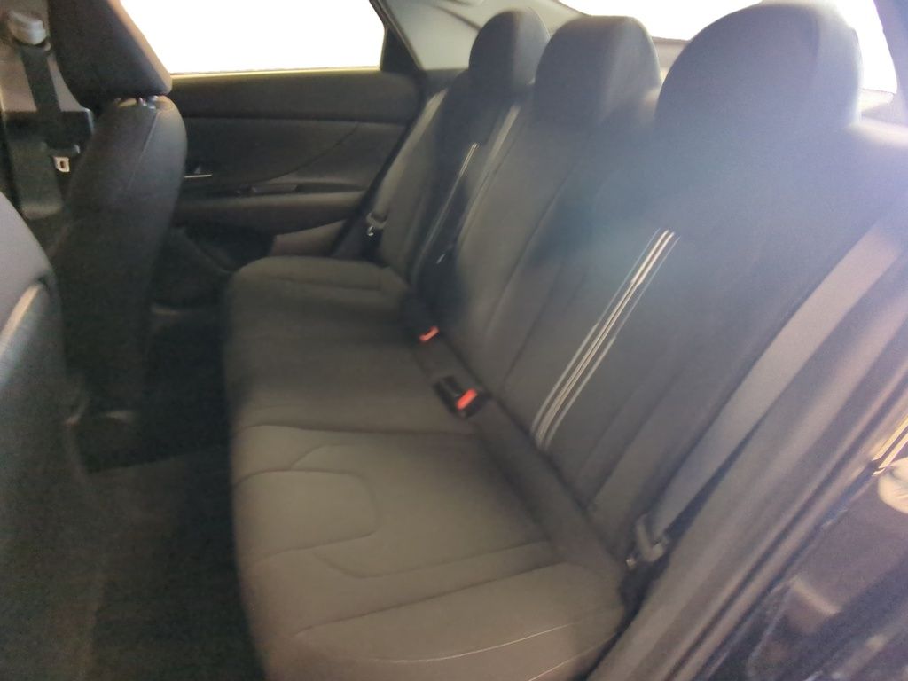 2023 Hyundai Elantra PREFERRED- LOW KM