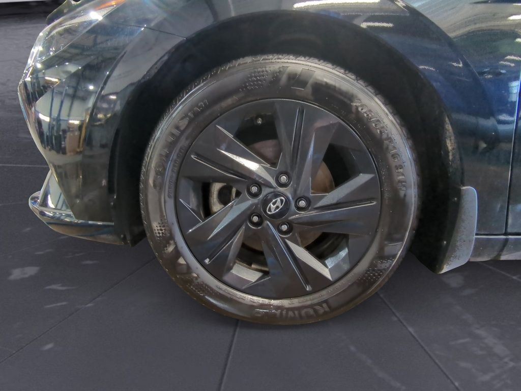 2023 Hyundai Elantra PREFERRED- LOW KM