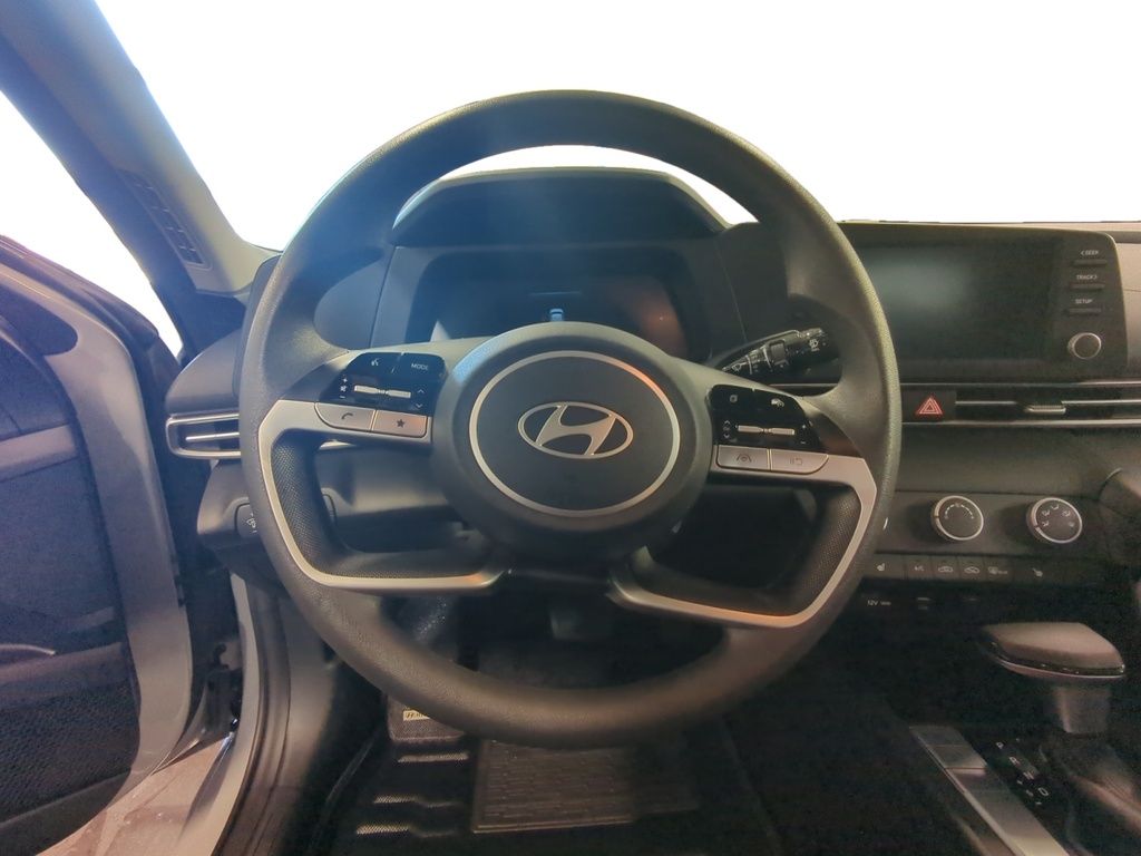 Hyundai Elantra ESSENTIAL 2024