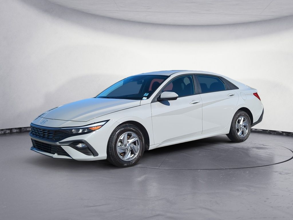 Hyundai Elantra ESSENTIAL 2024