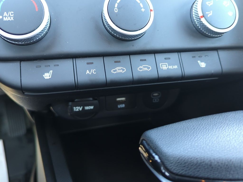 2024 Hyundai Elantra ESSENTIAL