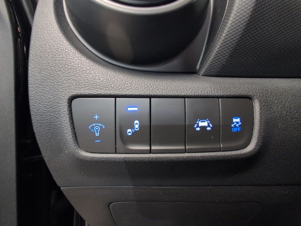 2021 Hyundai Kona LUXURY