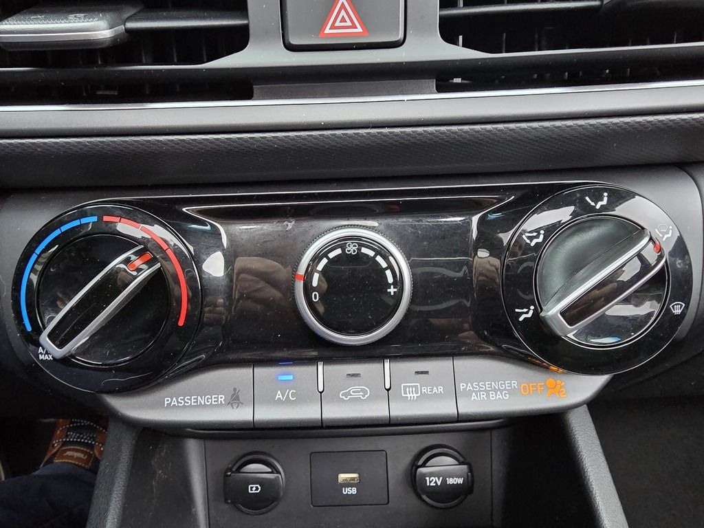 2022 Hyundai Kona PREFERRED SUN & LEATHER