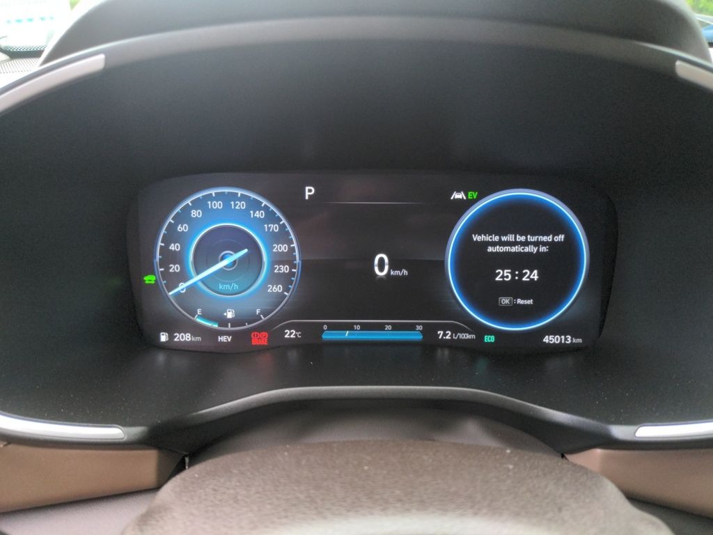 2022 Hyundai Santa Fe Plug-In Hybrid PLUG IN HYBRID LOW LOW KMS!!