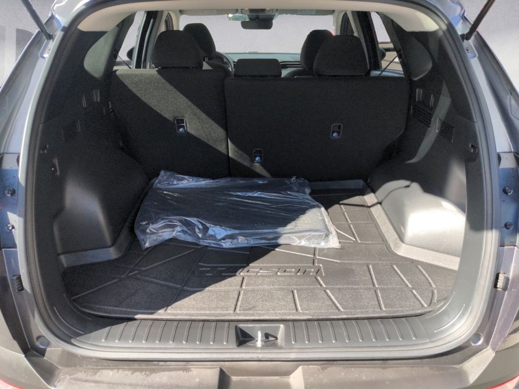 2024 Hyundai Tucson Preferred AWD !!! Ultra Low KMS!