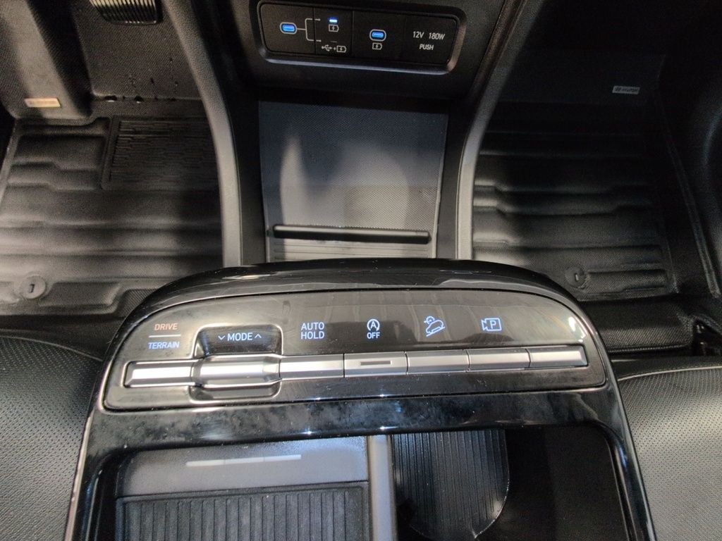 2025 Hyundai Tucson PREFERRED- HEATED SEATS!